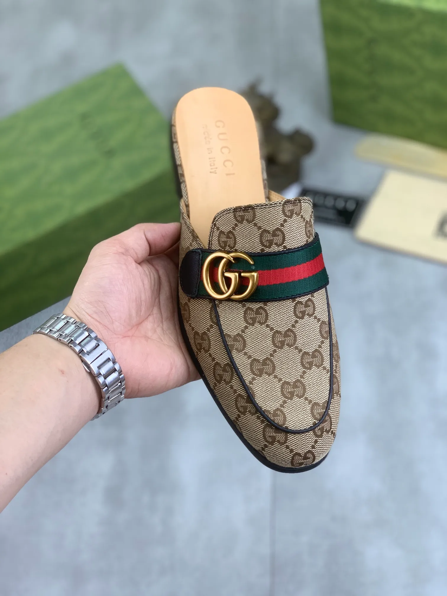 Men's Men's Shoes💰P480💰【New Style】Water-dyed Niuli High Quality Gucci half-drag business leather shoes hot selection (Gucci) official website latest Gucci half-drag 🎁 business leather shoes, hot style 💥 simple and elegant style, exclusive for trendy men. Unique official website latest brand original double G embossing Elements 👑 Original Gucci decoration, fashionable and elegant, fabric original calfskin ✅ Fully imported first-layer cowhide lining, official website designated wear-resistant, rubber business outsole, classic model taken at the counter in real life 🎬Number: 38-44 (45 46 customized) 2⃣️colors available